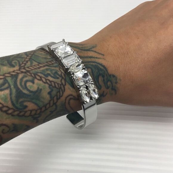 Nordstrom Jewelry Modern Jewel Cuff (G1) - Picture 1 of 6